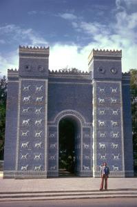 Реконструкция великолепных ворот Иштар в Вавилоне