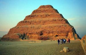 Шестиступенчатая пирамида Джосера
